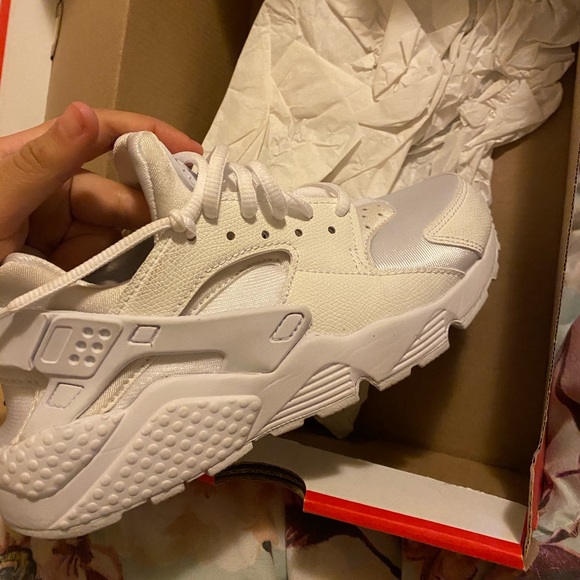 WMNS AIR HUARACHE RUN WHITE - Picture 3 of 6